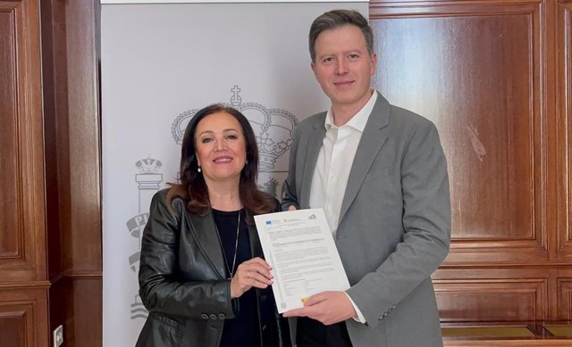 Madueño y Figueroa presentan los proyectos.