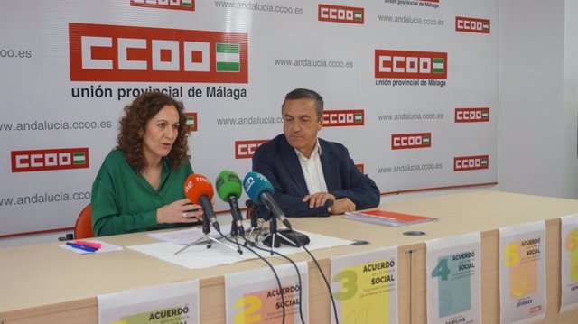 La secretaria general de CCOO en Andalucía, Nuria López, y su homólogo en Málaga, Fernando Cubillo.