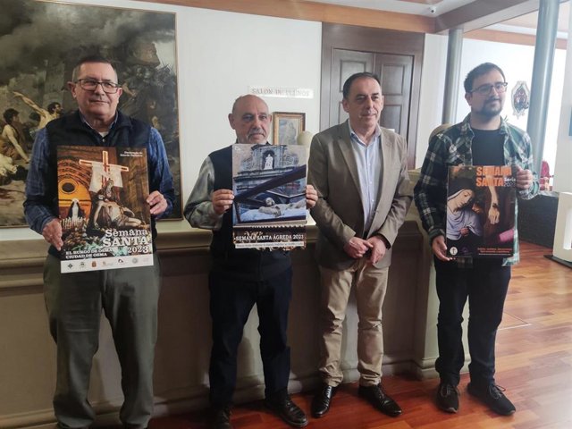 De izda a dcha, Caamaño, Ruiz, Serrano y Madrid presentan los carteles de la Semana Santa de El Burgo, Ágreda y Soria.