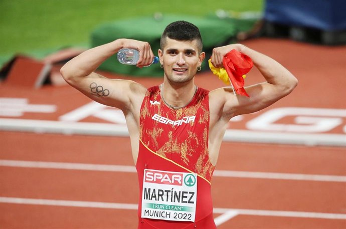 Archivo - El atleta español Asier Martínez tras ganar los 110 metros vallas del Europeo de Múnich 2022