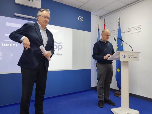 Pablo González y Diego Canga en rueda de prensa.
