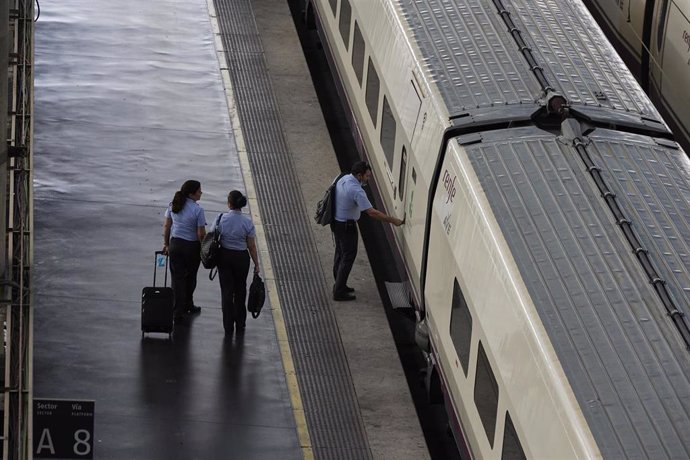 Archivo - Las 14 organizaciones defienden que el proyecto de Ley de Movilidad Sostenible debe promover la apuesta por el ferrocarril y la mejora del acceso de las zonas rurales.