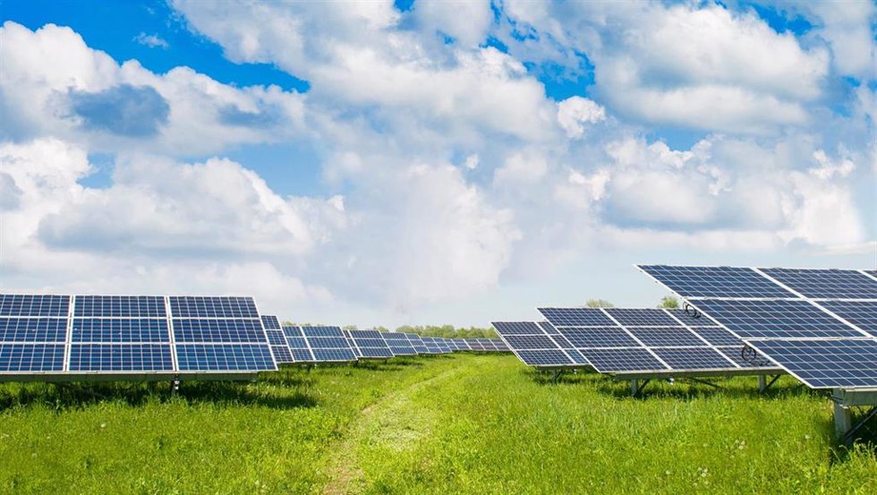 Archivo - Paneles fotovoltaicos