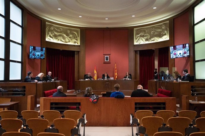 Vista general del segundo juicio del TSJC por desobediencia durante el proceso soberanista del 1-O a los miembros de la Mesa del Parlamento de Cataluña en la XI Legislatura, a 14 de marzo de 2023, en Barcelona, Catalunya (España).