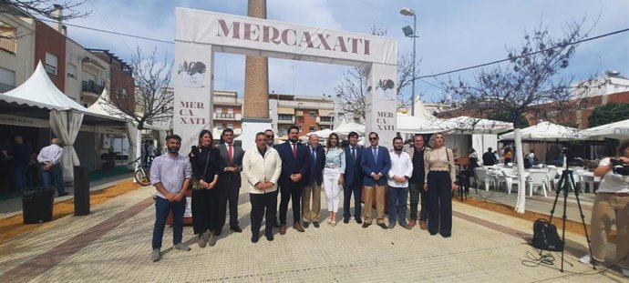 Lora recupera sus ferias comerciales