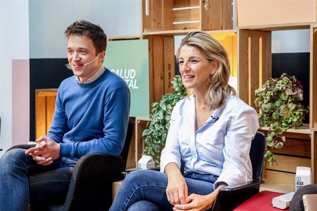 Archivo - El líder de Más País, Íñigo Errejón y la vicepresidenta segunda y Ministra de Trabajo y Economía Social, Yolanda Díaz, presentan la Comisión de expertos que analiza la repercusión de la precariedad laboral en la salud mental de las personas trab