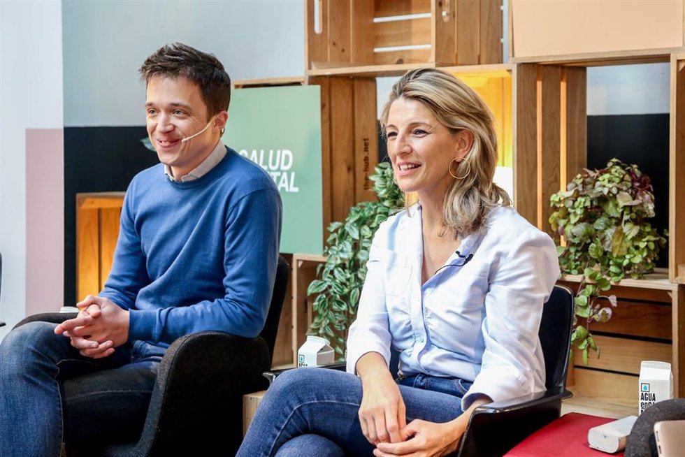 Archivo - El líder de Más País, Íñigo Errejón y la vicepresidenta segunda y Ministra de Trabajo y Economía Social, Yolanda Díaz, presentan la Comisión de expertos que analiza la repercusión de la precariedad laboral en la salud mental de las personas tr