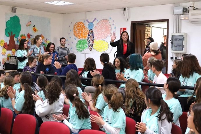 La consejera de Inclusión Social, Juventud, Familias e Igualdad, Loles López, ha participado este jueves en algunas de las actividades enmarcadas dentro de la semana ignaciana del colegio SAFA-Funcadia de Huelva.
