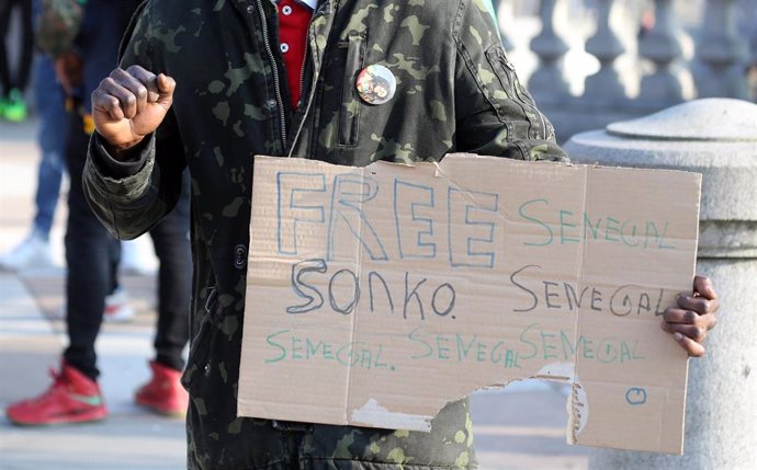 Archivo - Protestas en apoyo del líder opositor senegalés Ousmane Sonko, en Londres.