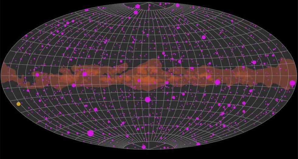 Espectáculo de fuegos artificiales de rayos gamma cósmicos utilizando solo un año de datos del Telescopio de área grande (LAT) a bordo del Telescopio espacial de rayos gamma Fermi de la NASA.