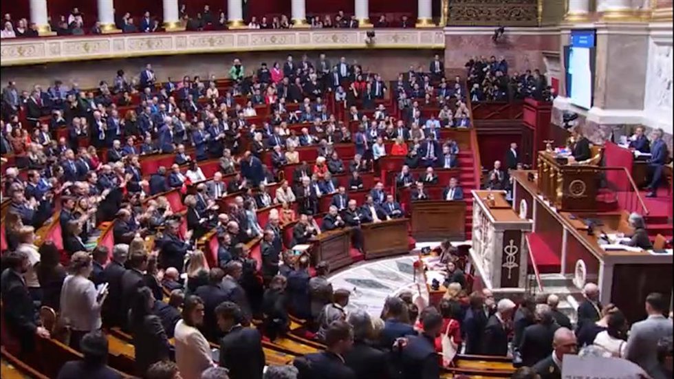 El Gobierno de Francia fuerza la aprobación de la reforma de las pensiones