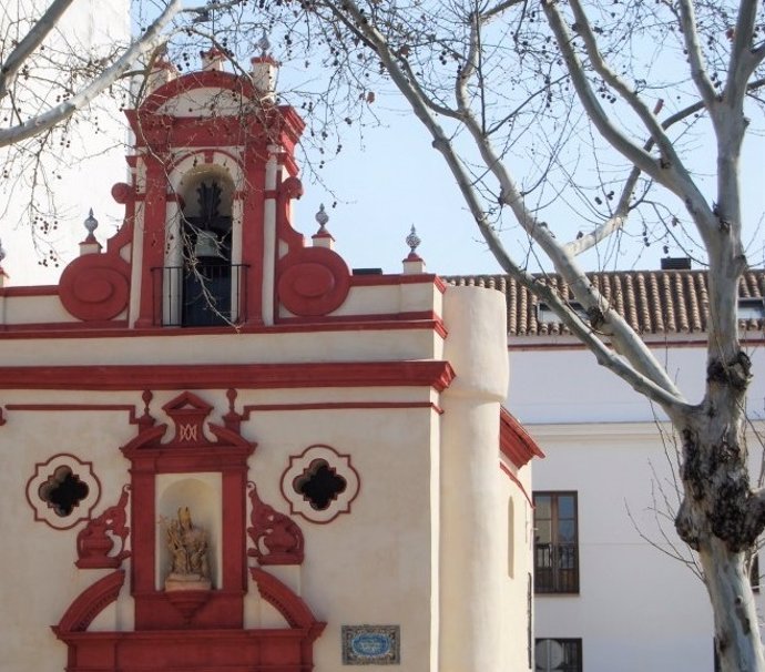 Detalle de la capilla de los Humeros, junto a la parcela de San Laureano objeto de litigio.