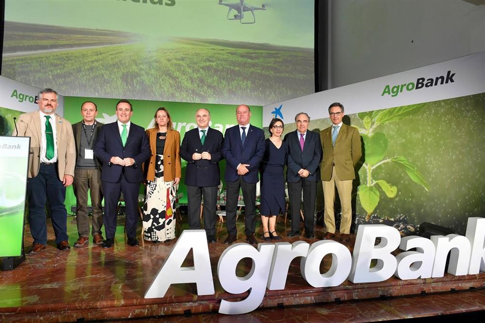 CaixaBank analiza en Antequera las claves del futuro del agua y la transición digital en una nueva Jornada AgroBank