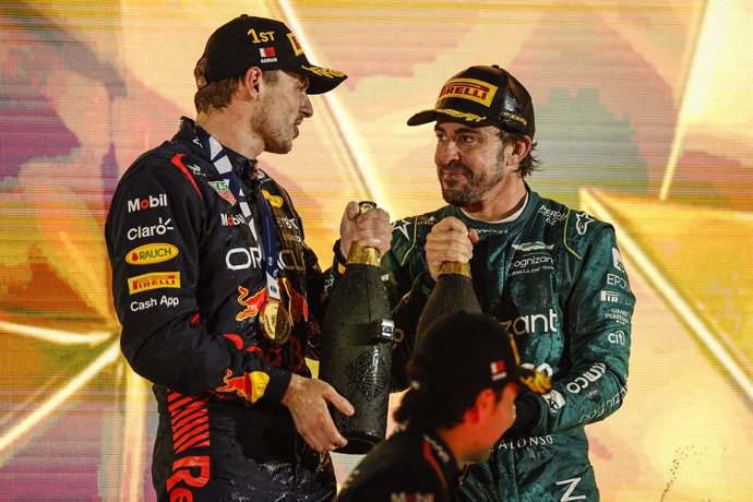ALONSO Fernando (spa), Aston Martin F1 Team AMR23, portrait VERSTAPPEN Max (ned), Red Bull Racing RB19, portrait PEREZ Sergio (mex), Red Bull Racing RB19, portrait celebrates at the podium during the Formula 1 Gulf Air Bahrain Grand Prix 2023, 1st round
