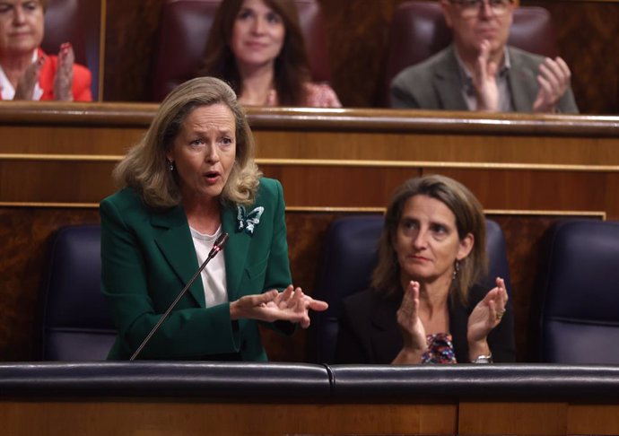 Archivo - La vicepresidenta primera del Gobierno y ministra de Asuntos Económicos, Nadia Calviño