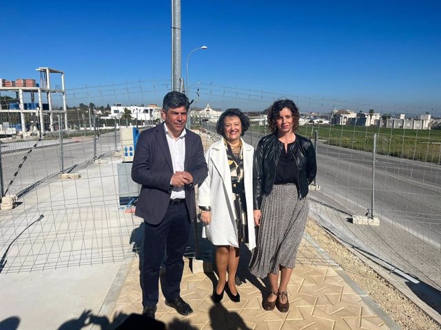 Visita a una obra del Programa de Fomento de Empleo Agrario (PFEA) en Montilla.