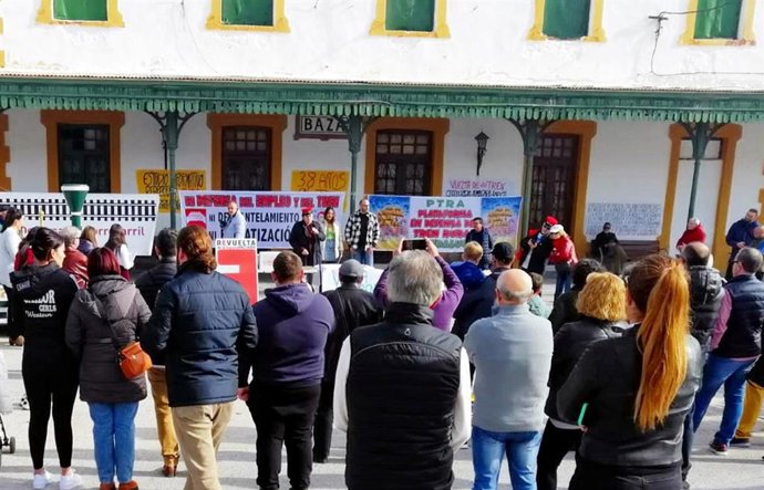 Archivo - Acto por el tren en Baza, a finales del pasado año