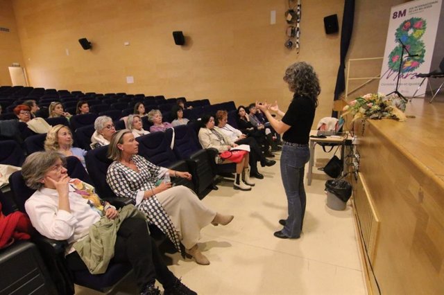 Jornada de trabajo junto a las entidades del Consejo Municipal de las Mujeres (CMM) para avanzar en el proceso de elaboración del III Plan Transversal de Género.