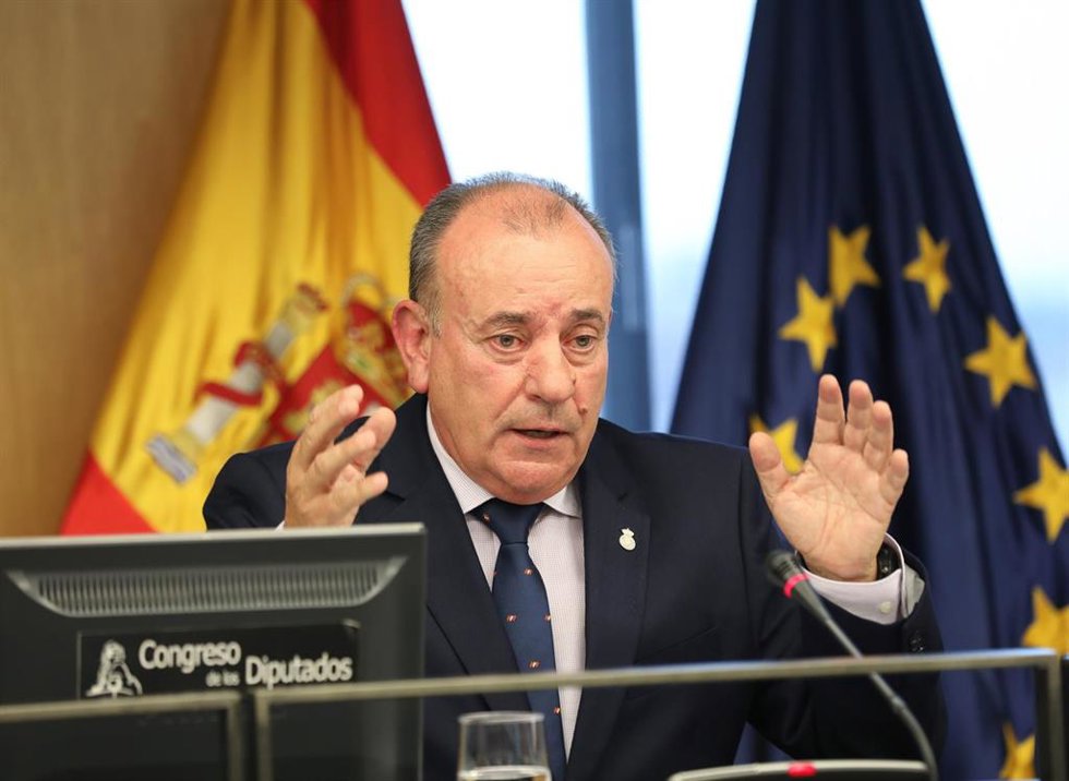 Archivo - El presidente de la Real Federación Española de Caza, Manuel Gallardo