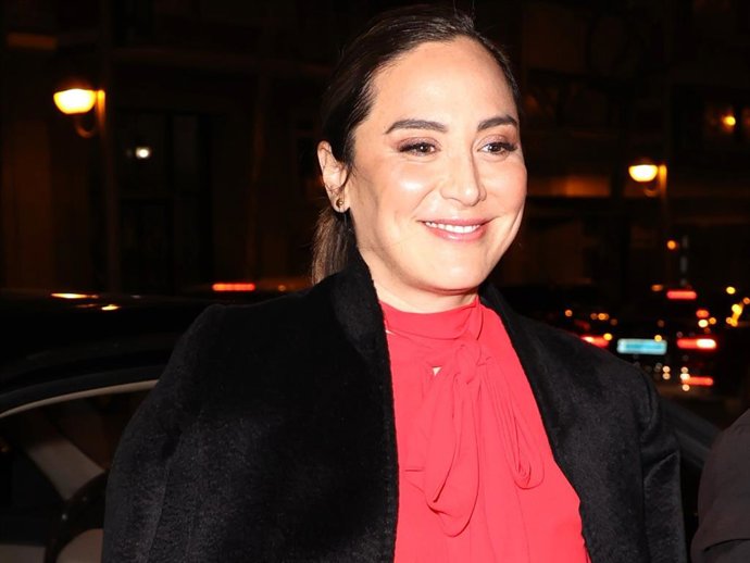 Tamara Falcó, llegando con una gran sonrisa al cumpleaños de su hermano Julio Iglesias Jr
