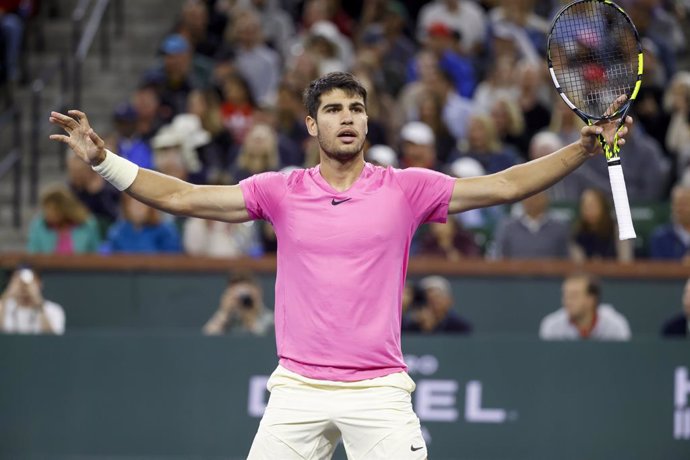 16 March 2023, US, Indian Wells: Spanish tennis player Carlos Alcaraz celebrates his voctory over Canada's Felix Auger-Aliassime after their men's singles quarter-final match of the Indian Wells Masters Tennis tournament. Photo: Charles Baus/CSM via ZUM