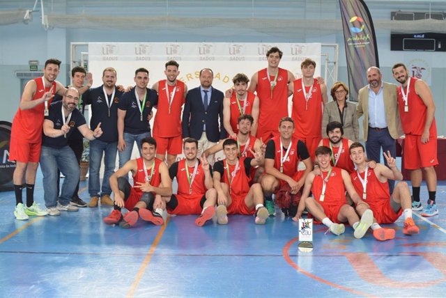 Entrega de premios de las modalidades de Fútbol Sala y Baloncesto en los Campeonatos de Andalucía Universitarios