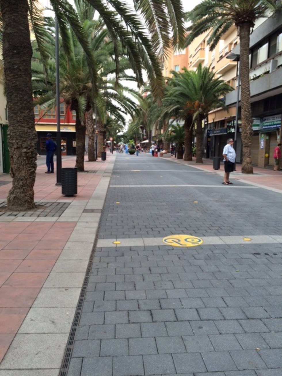 Archivo - Calle Luis Morote con parque Santa Catalina