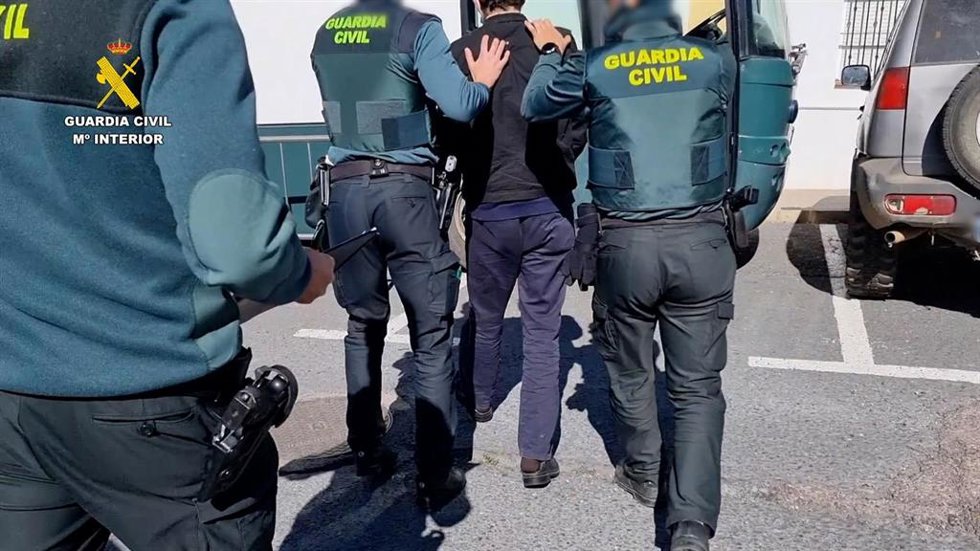 Imagen de una de las detenciones en la operación.
