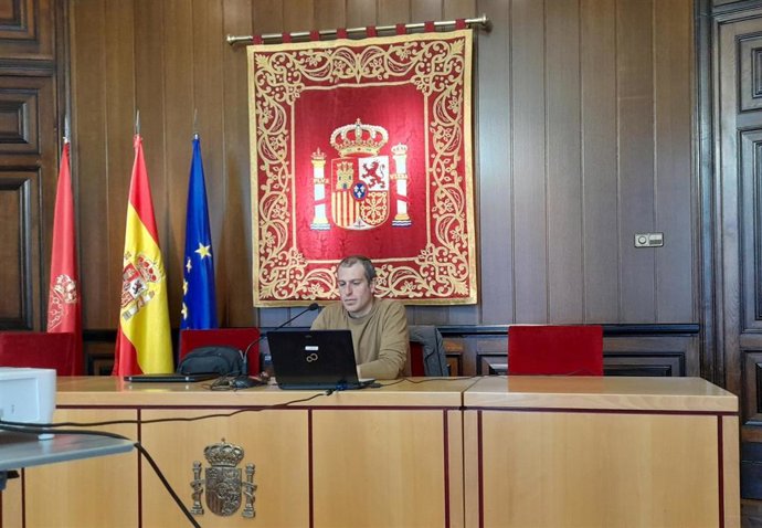 El delegado territorial de la Agencia Estatal de Meteorología en Navarra, Pedro Oria, en la rueda de prensa
