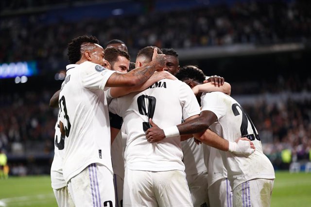 Els jugadors del Reial Madrid celebren un gol.