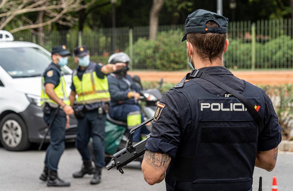 Archivo - Agentes de la Policía Nacional