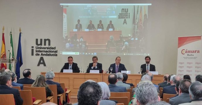 La UNIA acoge un encuentro que aborda la innovación minera en Huelva.