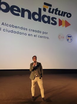 El alcalde de Alcobendas, Aitor Retolaza, durante la presentación de la candidatura de coalición entre Ciudadanos y Futuro de cara a las elecciones municipales de mayo