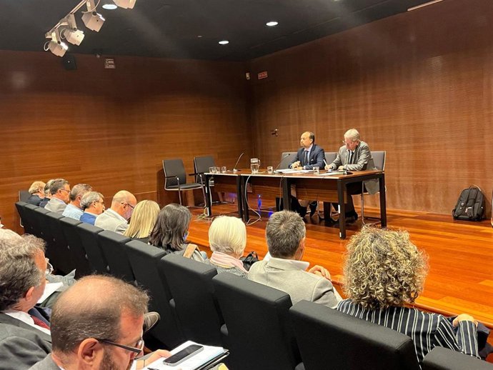 Junta acuerda con las mesas sectoriales del personal universitario trabajar en mejorar y estabilizar sus condiciones