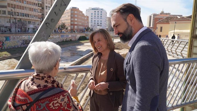 El grupo municipal socialista en el Ayuntamiento de Málaga va a defender en la comisión de Sostenibilidad Ambiental la renaturalización del cauce del Guadalmedina a su paso por la ciudad "por un río urbano vivo".