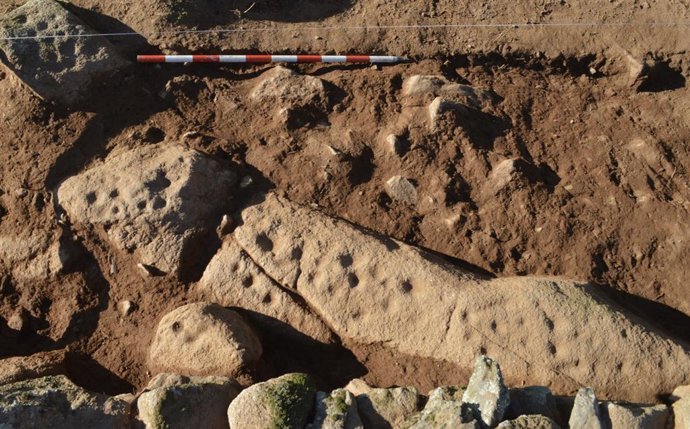 Los trabajos en el yacimiento de Castillejo en Villasbuenas de Gata (Cáceres) sacan a la luz quince metros de muralla