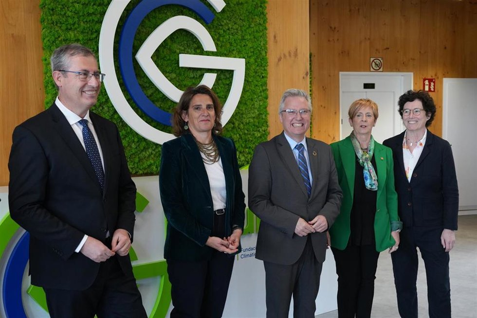 El diputado general de Gipuzkoa, Markel Olano la ministra para la Transición Ecológica y el Reto Demográfico, Teresa Ribera, el diputado foral, José Ignacio Asensio, y la consejera de Desarrollo Económico, Arantxa Tapia