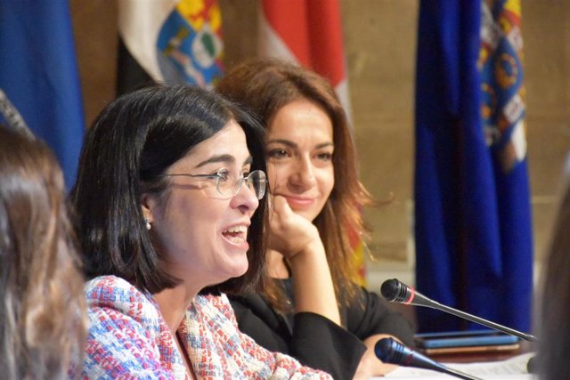 La ministra de Sanidad, Carolina Darias, y la secretaria de Estado de Sanidad, Silvia Calzón, en la reunión del Consejo Interterritorial del Sistema Nacional de Salud (CISNS). En Palma de Mallorca (España), a 17 de marzo de 2023.