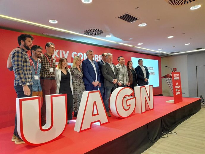 El reelegido presidente de UAGN, Félix Bariáin, junto al resto de miembros de la junta permanente de UAGN