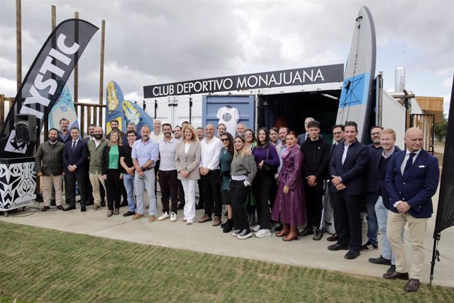 Presentación de las instalaciones de MonaJuana en el Paseo de la Ría de Huelva.