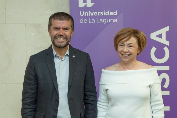 Francisco García y Rosa Aguilar presentan sus candidaturas ante el Claustro de la ULL
