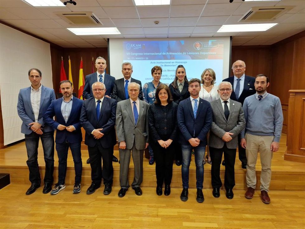Foto de familia del acto de clausura del VII Congreso Internacional de Prevención de Lesiones Deportivas