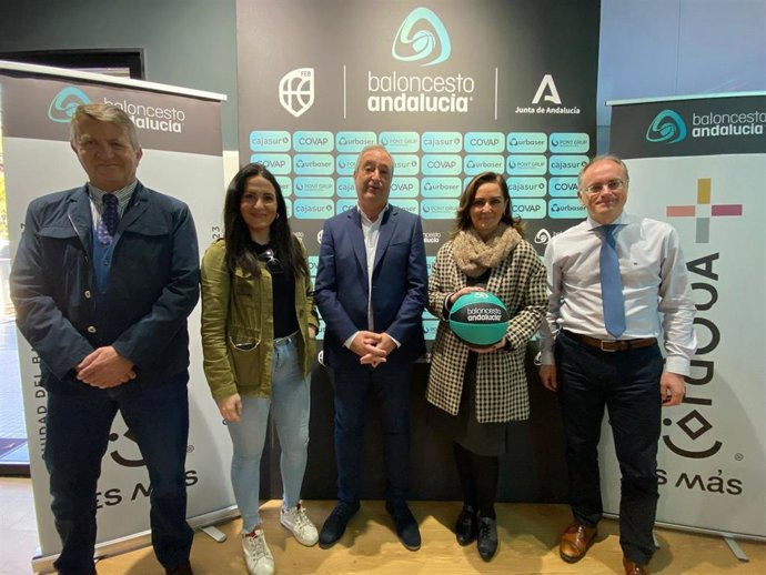 Yolanda Almagro en las instalaciones de la Federación Andaluza de Baloncesto en Córdoba.