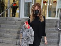 Lara Dibildos, rota por el fallecimiento de Laura Valenzuela, asegura que su madre se ha ido en paz