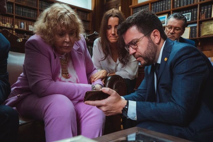 El president Pere Aragons al costat de la jutgessa María Servini, a Buenos Aires (Argentina).