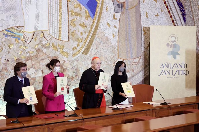 Archivo - (I-D) El alcalde de Madrid, José Luis Martínez-Almeida; la presidenta de la Comunidad de Madrid, Isabel Díaz Ayuso; el cardenal arzobispo de Madrid, Carlos Osoro y la delegada del Gobierno en la región, Mercedes González.