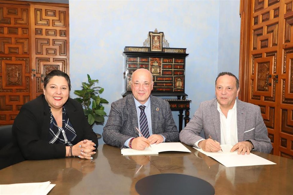 Firma del convenio.