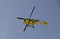 Trasladan en helicóptero al 12 de Octubre a un motorista herido grave al colisionar con un ciclista en Talamanca