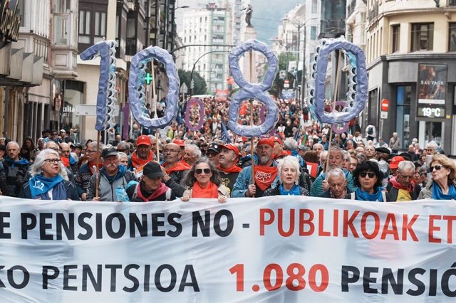 Miles de pensionistas advierten en Bilbao que seguirán en "lucha" hasta lograr pensiones mínimas de 1.080 euros