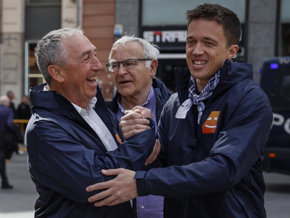 De izquierda a derecha: el diputado de Compromís en el Congreso y candidato a la Generalitat, Joan Baldoví; el alcalde de Valncia, Joan Ribó, y el líder de Más País, Íñigo Errejón